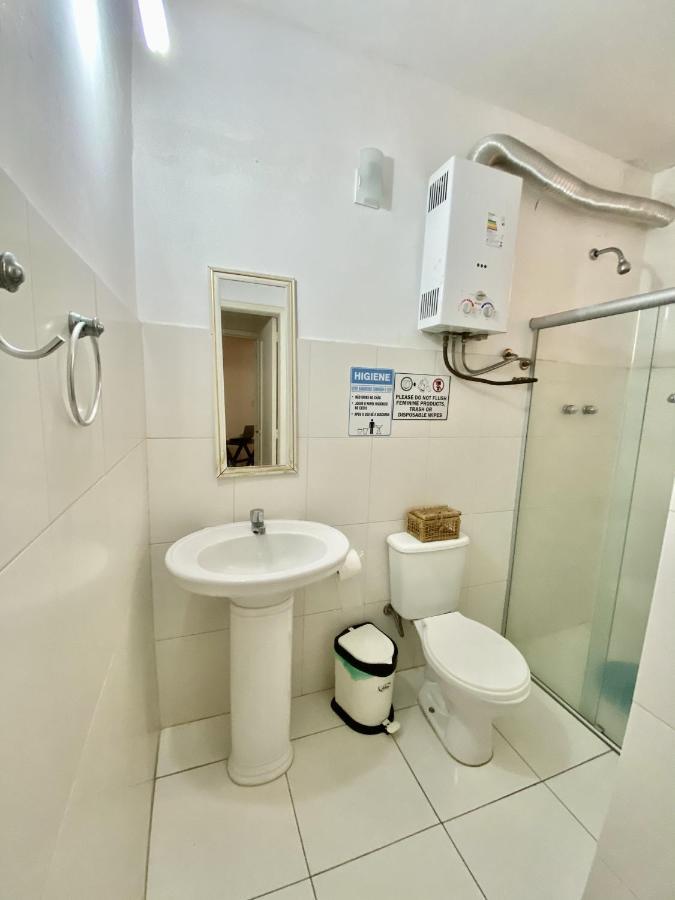 Rio Guesthouse - Um Quarteirao Da Praia De Copacabana Ріо-де-Жанейро Екстер'єр фото
